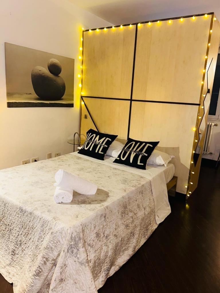 Easy Room Italy Prada Milán Exterior foto
